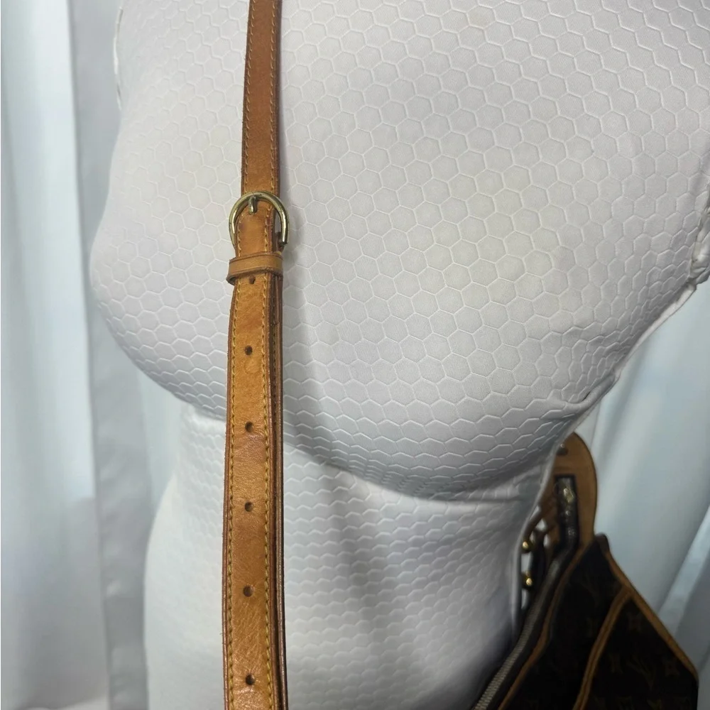 Louis Vuitton Vintage 2005 Popincourt Shoulder Bag